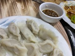 酸菜肉水饺-山妹子铁锅炖
