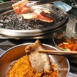 小土鳖来大城市吃烤肉啦