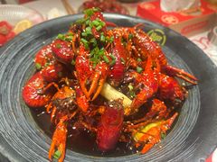 -肥肥虾庄·金牌油焖大虾(汉街SKP店)