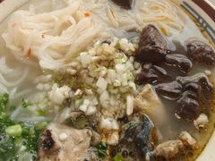 鸡汤杂酱米线-沈记土鸡米线(七星街品牌中心店)