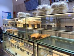 面包甜点陈列柜-白玉兰食品甜凤店(合生汇店)