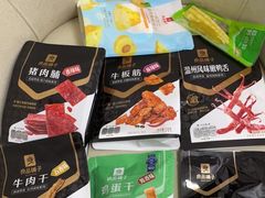 -良品铺子(海林广场店)