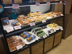 面包甜点陈列柜-三色鸽西饼店(黄河路店)