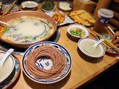 -洱火云南酸菜牛肉火锅(石景山当代商城店)