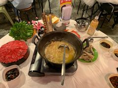 -鲜入围煮花胶鸡海鲜火锅