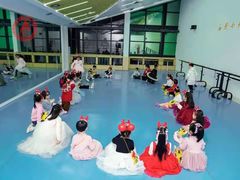 -西安小天鹅艺术团(曲江Alice店)