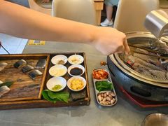 -围炉肉舍•炭烤活鳗•丹东海鲜烤肉(步行街店)