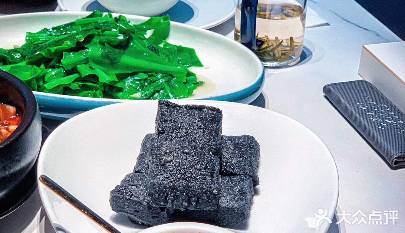 金融中心的高端精品湘菜丨高德冬广场 随小馆