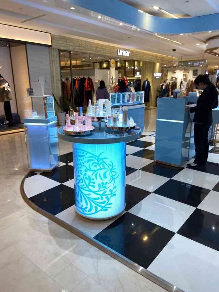 freeplus芙丽芳丝(大洋百货店)-"芙丽芳丝(freeplus)系列产品含有.