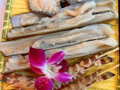 珍宝花竹虾-鲜入围煮花胶鸡海鲜火锅