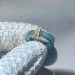 -灵彩珠宝(朗香街店)