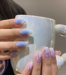 -花岐款式专研健康美甲沙龙
