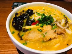 -云海肴·汽锅鸡·云南菜(天山百盛优客店)