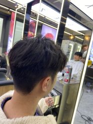 点击看大图 -藤野造型烫发染发