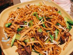 干炒牛河-胡须佬鸡煲四季火锅(海雅缤纷城店)
