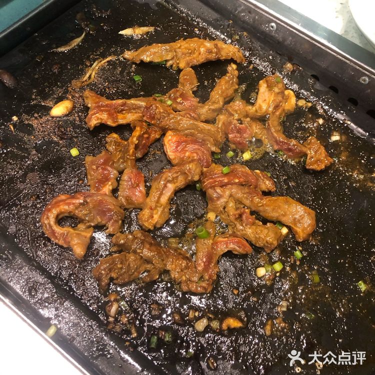 用生菜裹上饭，超级满足，送的南瓜粥也很好喝