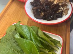 -毛辣果·贵州红酸汤牛肉火锅(西单店)