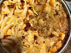 川香卤辣牛炖中锅-鼎牛牛炖锅·烤串(温泉路店)