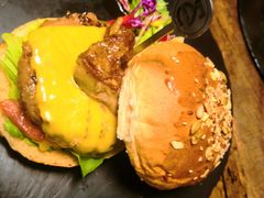 -HIGH FIVE哈福手工汉堡(桂林路店)