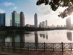 -万绿园