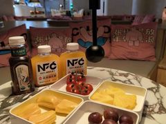 -涨巢·潮玩水疗局