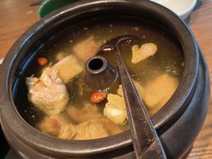 -云海肴·汽锅鸡·云南菜(天山百盛优客店)