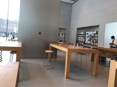 -Apple零售店(华贸购物中心店)