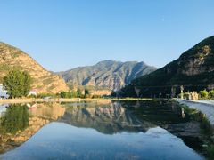 -百里峡七彩艺术小镇