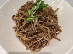 香椿苗拌黑百叶-雀蓝川菜(奥体广场店)