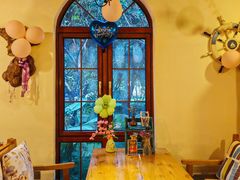 -月亮眼花园餐厅书吧酒吧