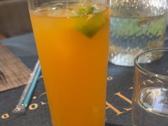 鲜榨百香果桔汁-又见马甲M8融合西餐厅(体育中心店)