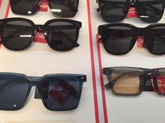 -J-Optical佳视明眼镜·蔡司视觉(青岛金茂览秀城店)