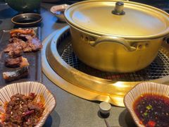 -铭牛烧肉·和牛海鲜自助(高新月牙湖店)