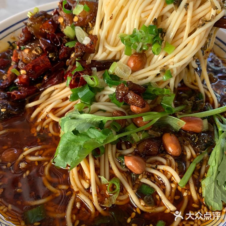 不辣不欢！重庆小面走起