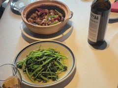 -八府香鸭·啫啫煲(华山路店)