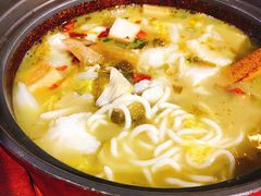 -周鱼小馆石锅酸菜鱼(活力汇店)