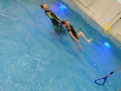 -爱乐游亲子游泳俱乐部