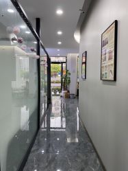-苗方清颜专业祛痘·皮肤管理