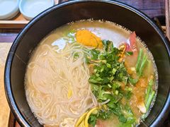 -银米·云南传统过桥米线(双廊黑金冠店)