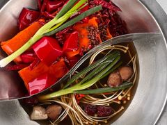 -茅草房·河畔园林火锅