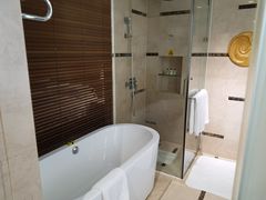 -青岛海尔洲际酒店