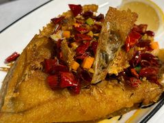 青柠香煎大黄鱼-屋顶花园餐厅(步行街老地王大厦店)