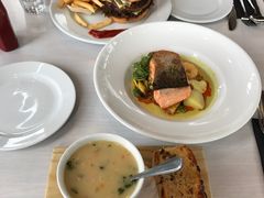 -Bully Hayes Restaurant & Bar