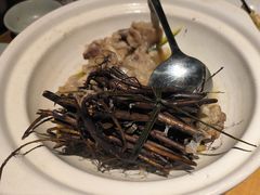 -头上红煨盐鸡·非遗院子餐厅