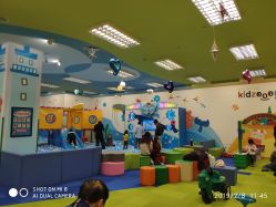 -莫莉幻想儿童乐园(武汉经开永旺店)