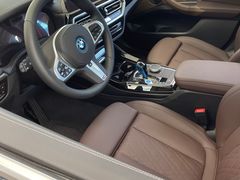 -上海宝信宝马4S店