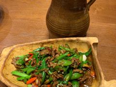 -老滇山寨•云南特色菜•地方菜•民族风情歌舞表演(金碧店)