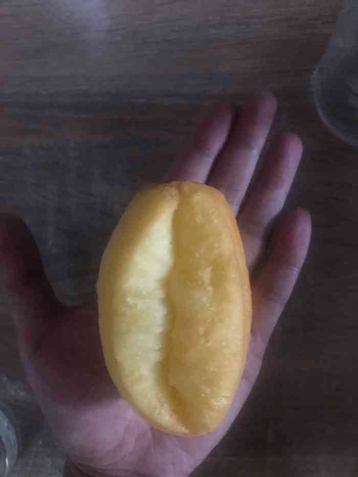 打分 这胖胖果子真是不敢恭维,肯德基都不敢这么卖,烧饼还有哈拉的