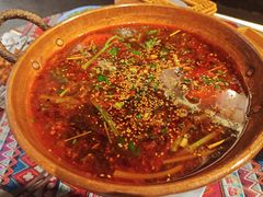 昆明寻甸酸菜牛肉火锅-云边嬢嬢·云南野料现摏火锅