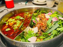 -伴山牛贵州黄牛肉火锅·苗疆非遗艺术餐厅(上海首店)